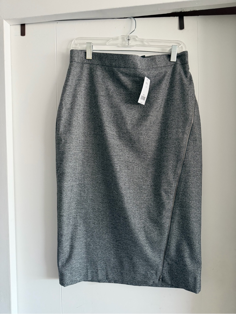 Back to the office, perfect pencil skirt.